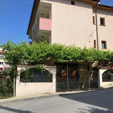 къща росена - за гости 3*