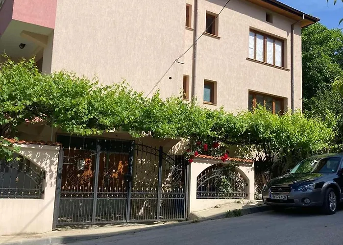 къща росена - за гости Pensionat