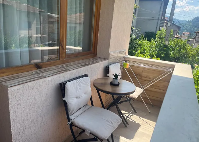 къща росена - за гости Devin